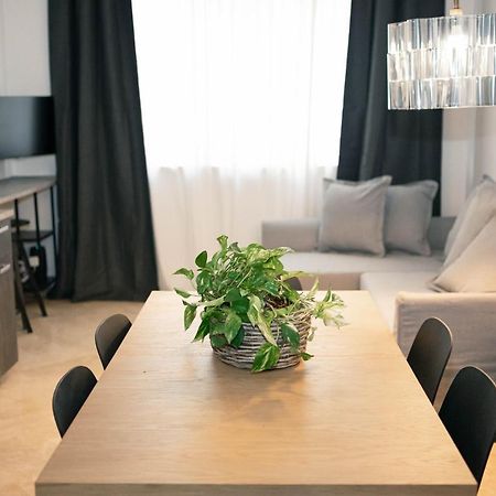 Black Marble - Design Apartment บารี ภายนอก รูปภาพ