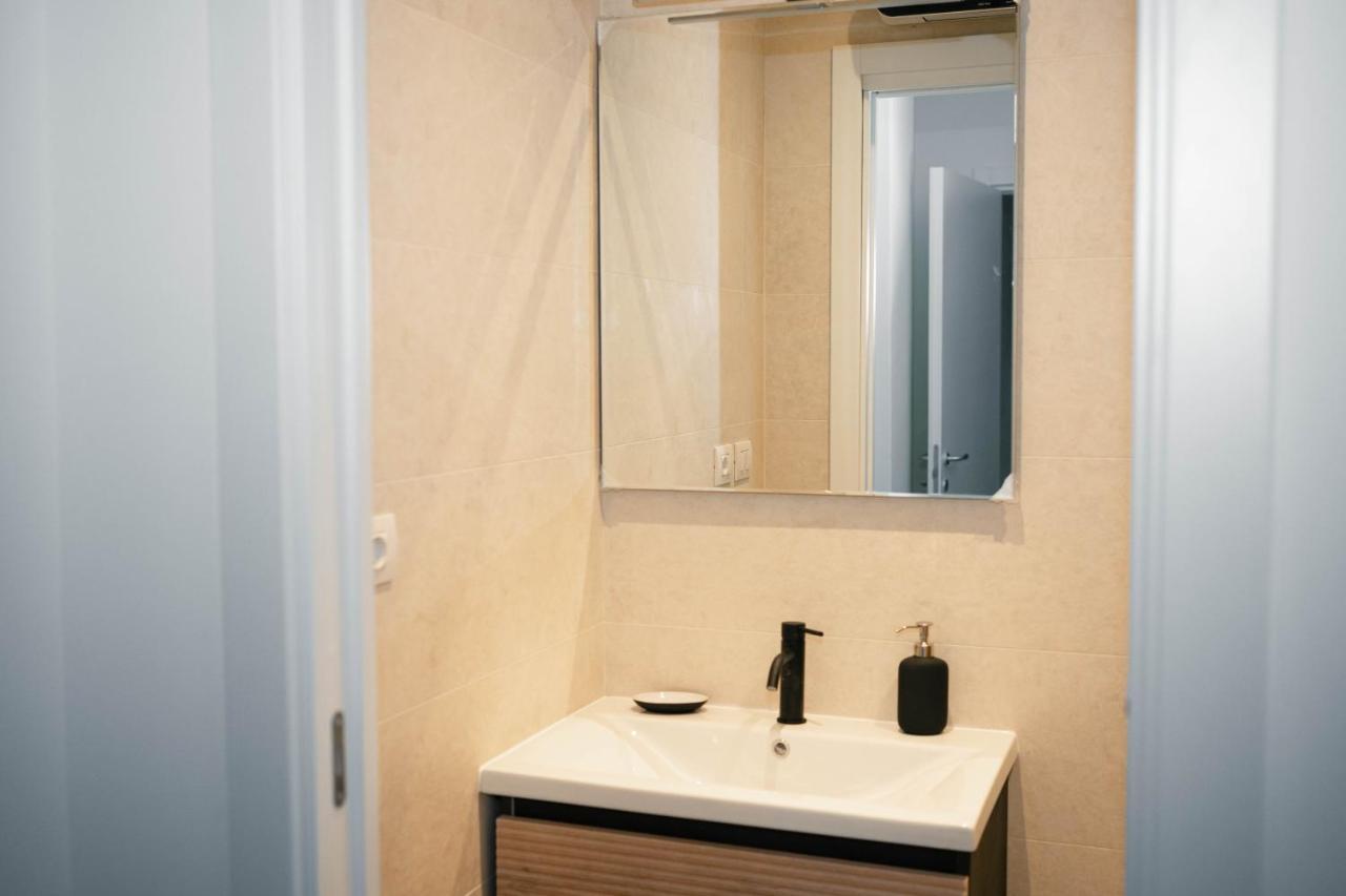 Black Marble - Design Apartment บารี ภายนอก รูปภาพ