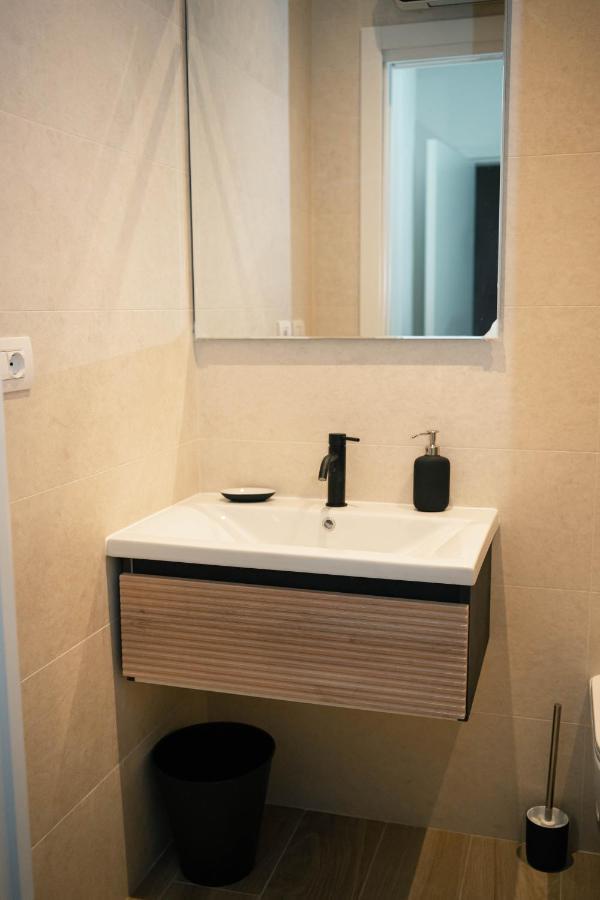Black Marble - Design Apartment บารี ภายนอก รูปภาพ